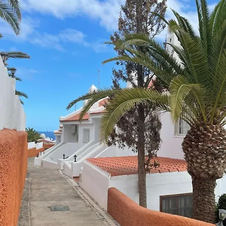 White Sand, Huge Terrace, Fast Wi-Fi, Netflix Apartment